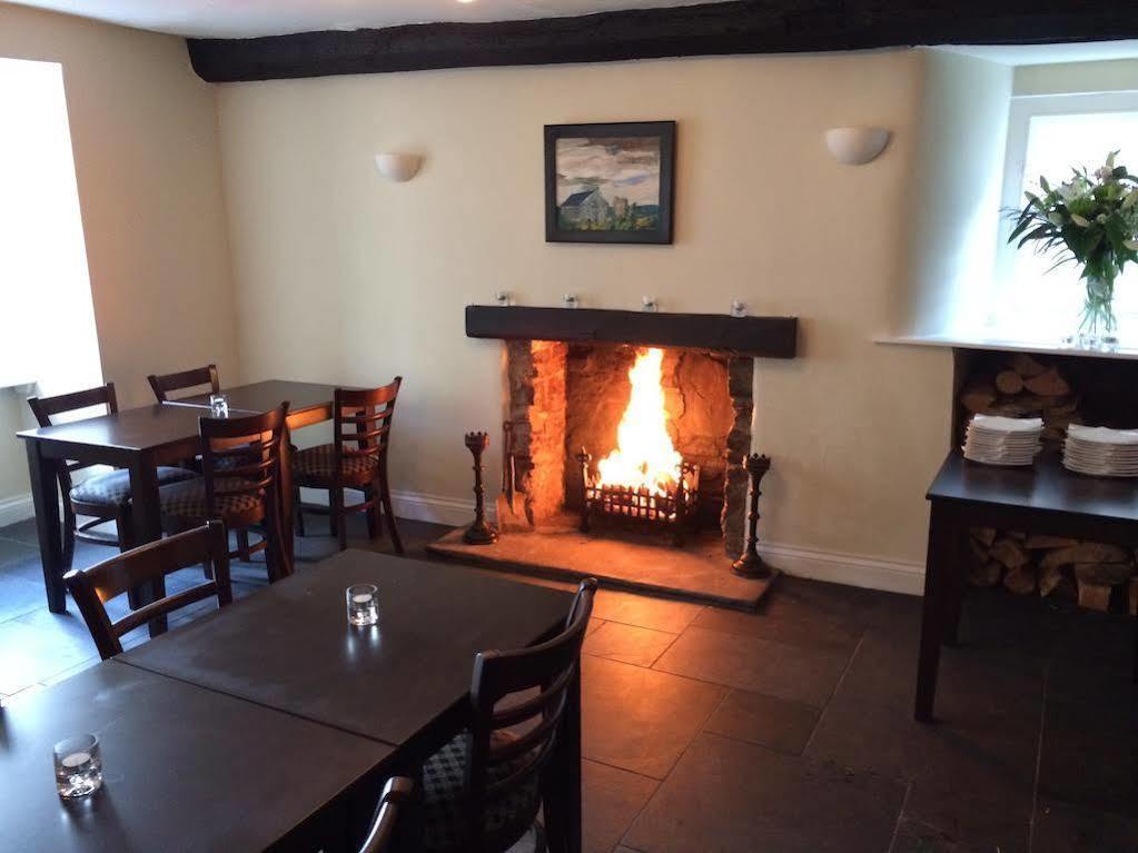 Dragon Inn Crickhowell Dış mekan fotoğraf
